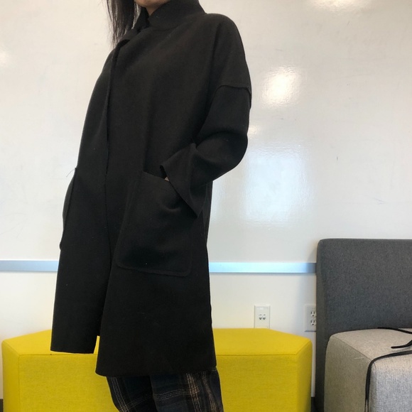 Black Oversized Coat with pockets - Picture 1 of 5